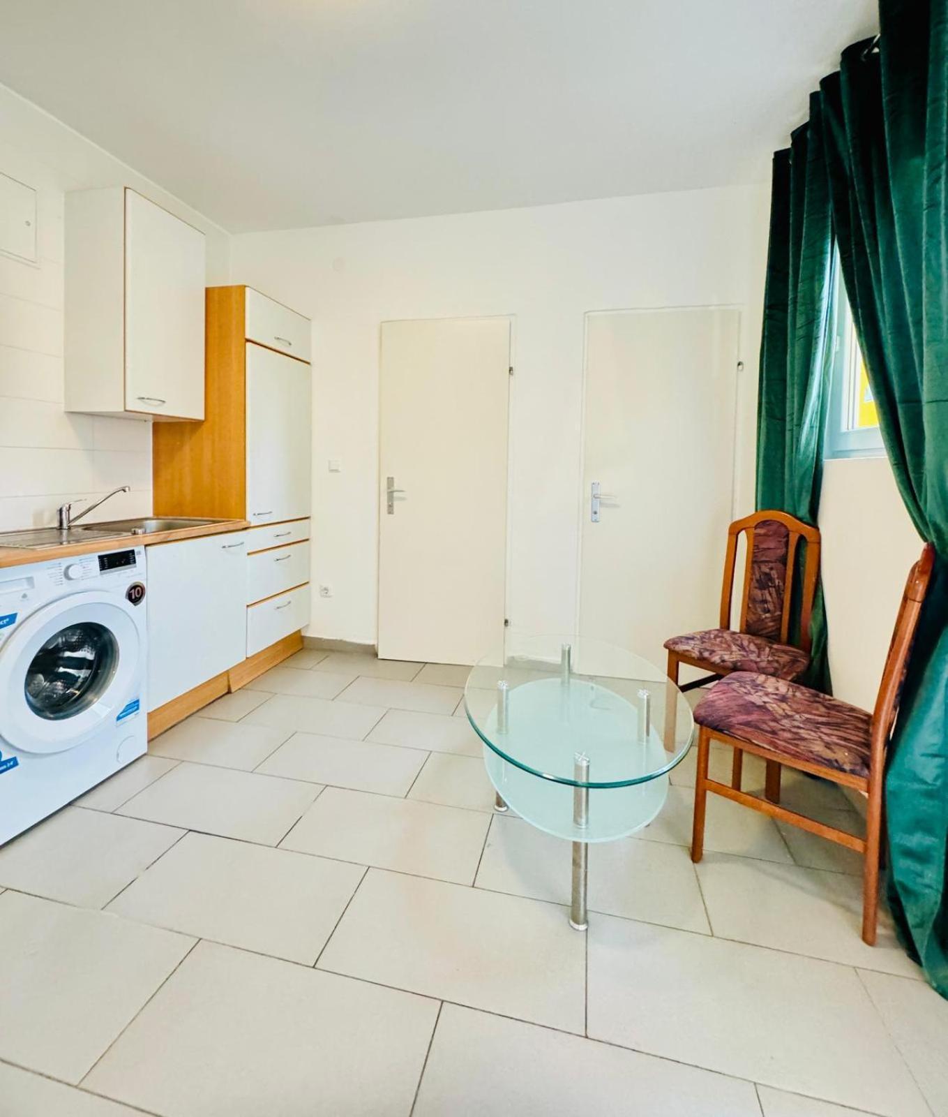 Affordable 2br Aptartment Direct Access To Wien